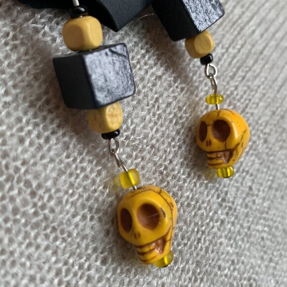 Earrings - Yellow Skulls yellow balck beads - Picture 3 of 4